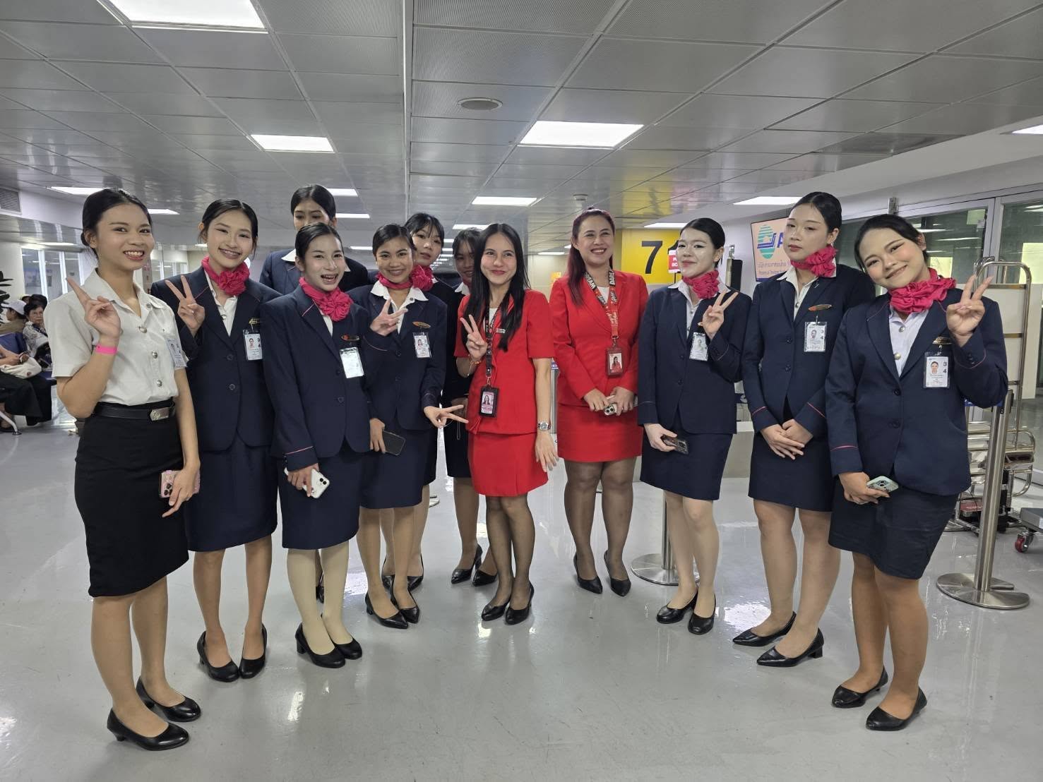 ธุรกิจการบิน SPU พานักศึกษาลงสนามจริงที่ดอนเมือง เรียนรู้บริการผู้โดยสารครบวงจร ตอกย้ำแนวคิดเรียนกับตัวจริง ประสบการณ์จริง