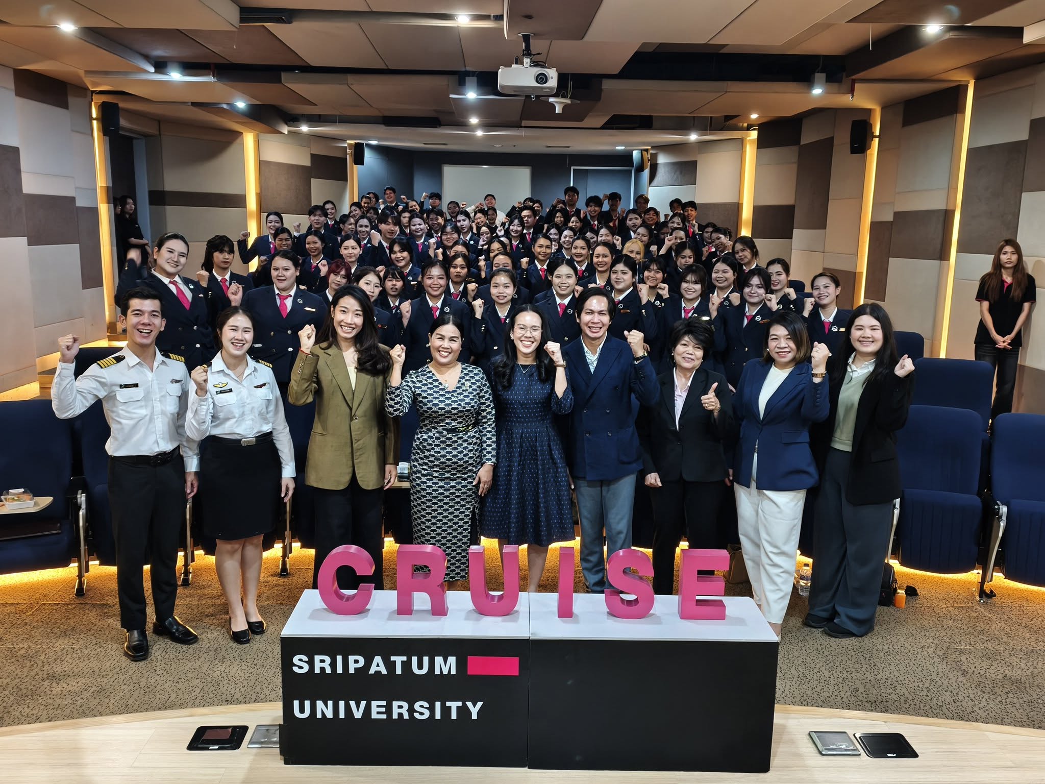 สาขาการจัดการบริการธุรกิจเรือสำราญ SPU จัดพิธี “ติดพังงาเรือ รุ่น CLB 67” เปิดเส้นทางคนรุ่นใหม่สู่สายอาชีพเรือสำราญระดับโลก