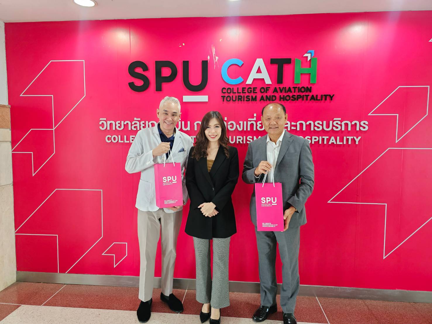 ธุรกิจการบิน SPU คุมมาตรฐานการวัดผล เดินหน้าพิจารณาข้อสอบปลายภาค ยกระดับบัณฑิตสู่มาตรฐานอุตสาหกรรมการบิน
