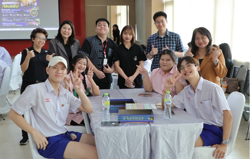 คณะบริหารธุรกิจ SPU เปิดเวทีสร้างนักลงทุนรุ่นใหม่ จัดอบรมทดลองเล่น ‘STOCKPILE’ เตรียมพร้อมสู่การแข่งขัน ‘SPU Board Game Challenge 2026’