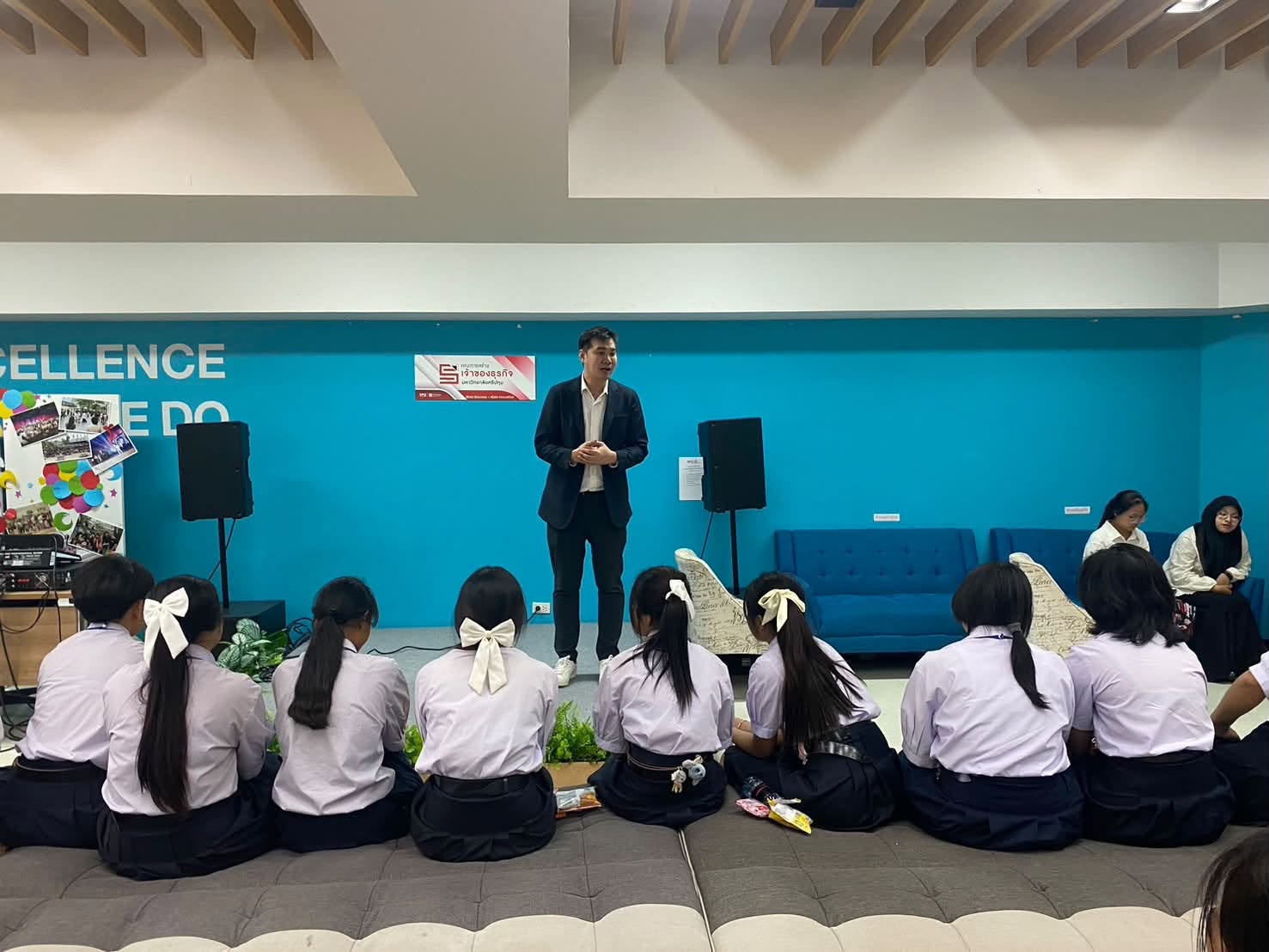 คณะการสร้างเจ้าของธุรกิจ SPU เปิดห้องเรียนธุรกิจนอกกรอบ ชวนเยาวชน “Let’s Sit In” เรียนรู้จริง–ลงมือทำจริง ผ่าน AI และเกมธุรกิจ