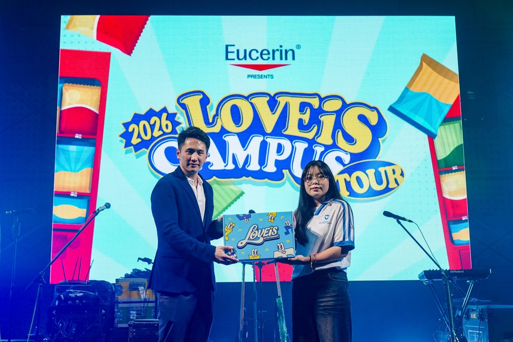 LOVE iS Campus Tour SPU 05382 0