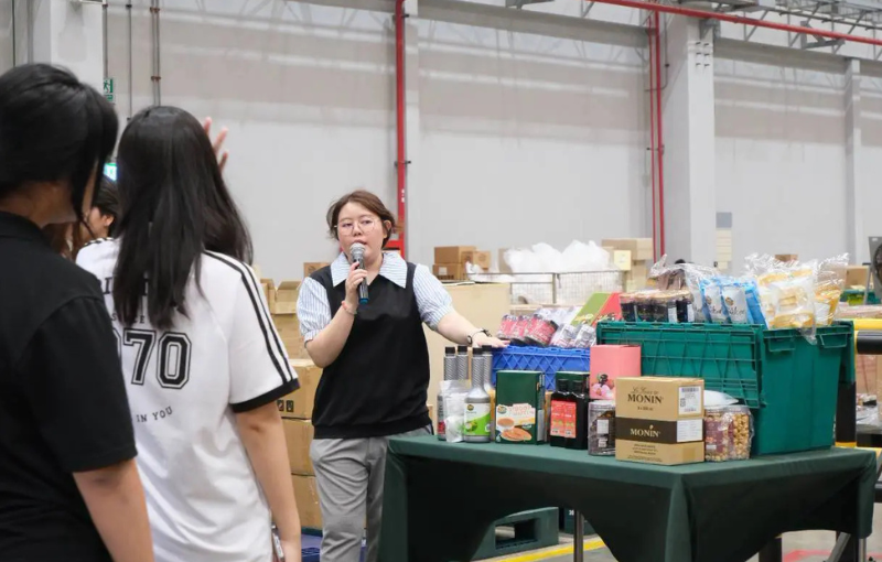 วิทยาลัยโลจิสติกส์ การบิน และสมาร์ทโมบิลิตี้ SPU พานักศึกษาเปิดโลก Supply Chain ณ Café Amazon OASYS เรียนรู้ระบบธุรกิจจริงตั้งแต่การผลิตถึงการกระจายสินค้า