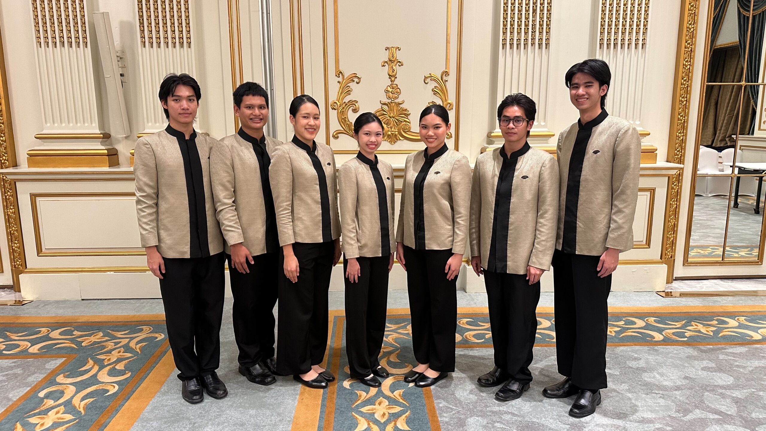 DEK THAI CATH-Club SPU ปฏิบัติงาน Wedding Reception ที่ Mandarin Oriental, Bangkok เรียนรู้มาตรฐาน Banquet Service พร้อมสร้างรายได้ระหว่างเรียน