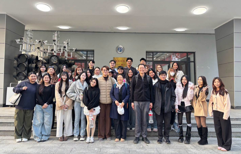 SPU รุกสร้างกำลังคนยุค AI! ผนึก 3 คณะ ส่ง 27 นักศึกษาลุยจีน เรียนรู้ Smart Logistics–ระบบอัตโนมัติ ยกระดับทักษะสู่อุตสาหกรรมแห่งอนาคต