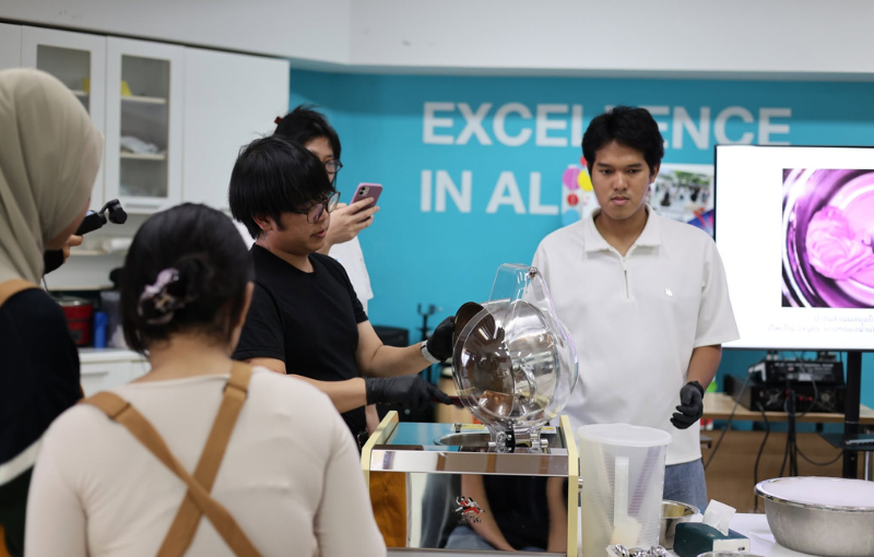 คณะการสร้างเจ้าของธุรกิจ SPU เปิด Gelato Workshop เรียนรู้สูตรความสำเร็จจากเจ้าของร้าน ‘บ้านพัดกะจีน’ ลงมือทำเจลาโต้จริง พร้อมเจาะโอกาสธุรกิจไอศกรีม