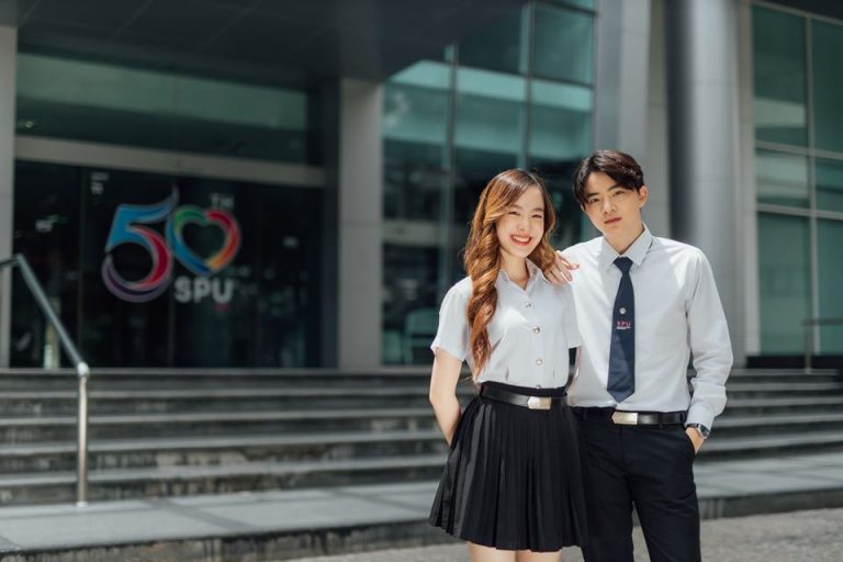Read more about the article ไม่ค่อยหลงทาง … มีแต่หลงเธอ หลง #Dek SPU