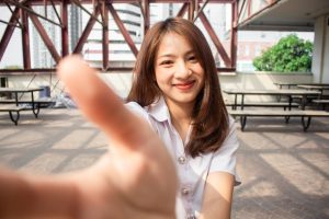 Read more about the article จากเด็กกิจกรรม สู่การค้นหาตัวเองเจอ ขวัญ – ขวัญฤดี วงค์ภาษ