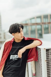 Read more about the article โดนแดดแสบตา 🌤 แต่เธอมองมาละลายทั้งหัวใจ 🥰