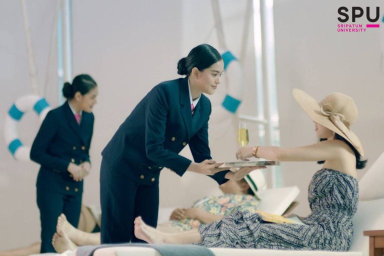 Read more about the article เรียนกับตัวจริง ฝึกให้เป็นตัวจริงด้านธุรกิจเรือสำราญ