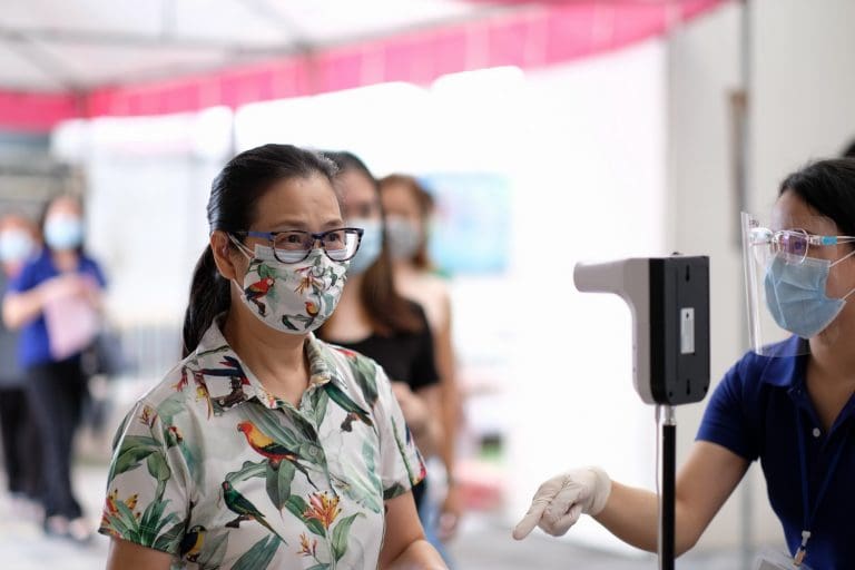 ศูนย์ฉีดวัคซีน มหาวิทยาลัยศรีปทุม ตั้งอยู่ที่ วิทยาลัยไทยบริหารธุรกิจ ฝั่งตรงข้าม ราบ 11 รอ. ห่างจาก BTS สถานี กรมทหารราบที่ 11 ประมาณ 500 เมตร ใช้ทางออกที่ 1 - 2