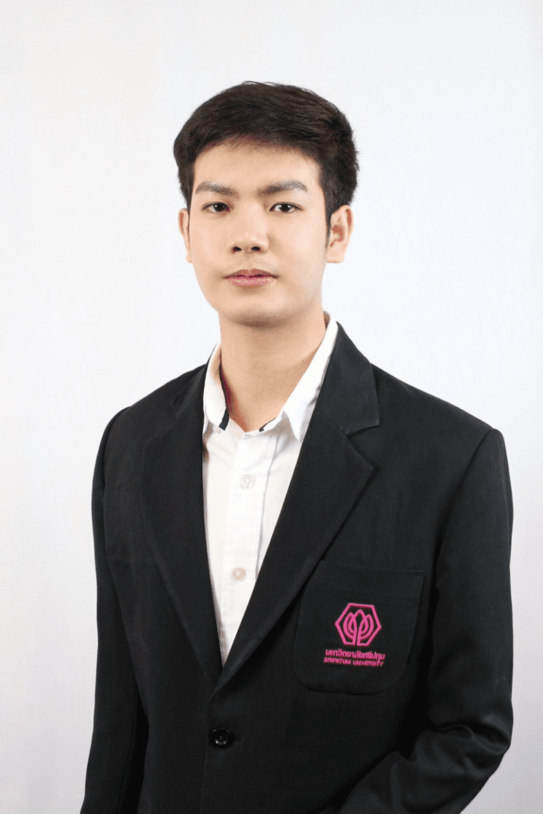 นายราชพัฒน์ จันทร์ท่าจีน เจ้าหน้าที่งานกองทุนกู้ยืมเพื่อการศึกษา