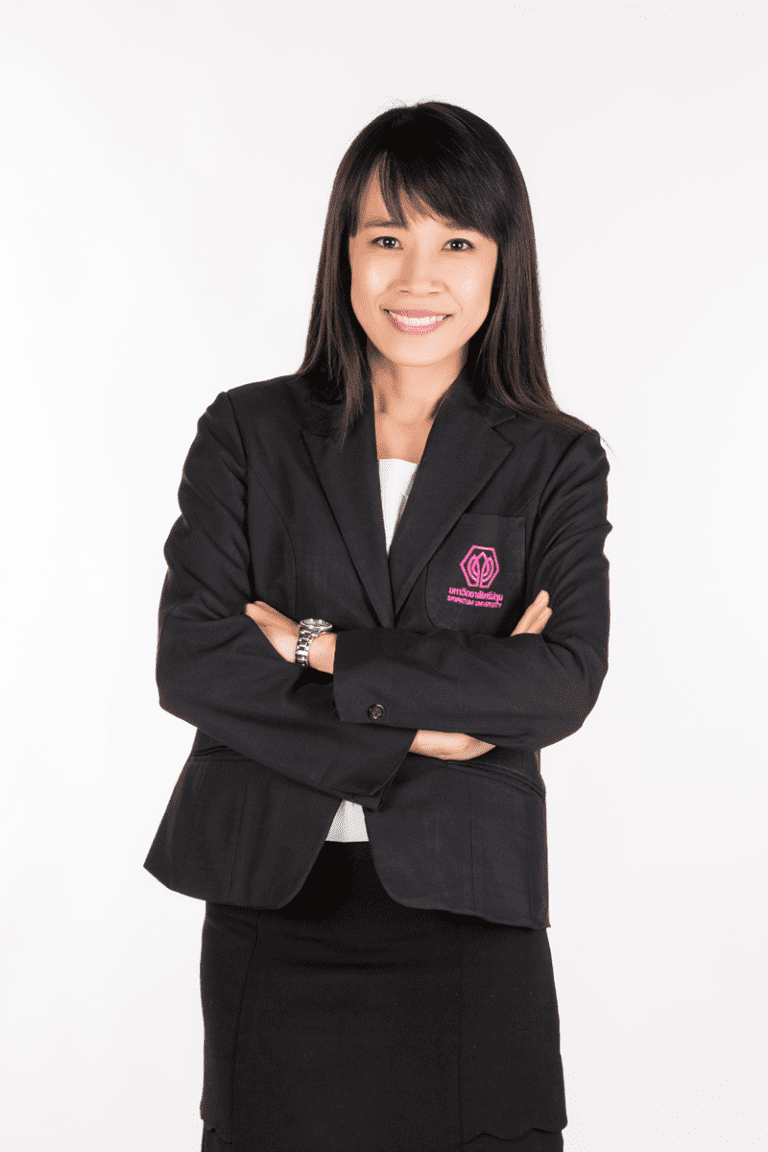 นางพิสุทธินี อุ่นศิริวงศ์ เลขานุการสำนักงานทุนการศึกษา